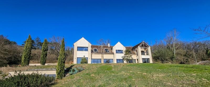 Demeure - 696 m² - 21 pièces