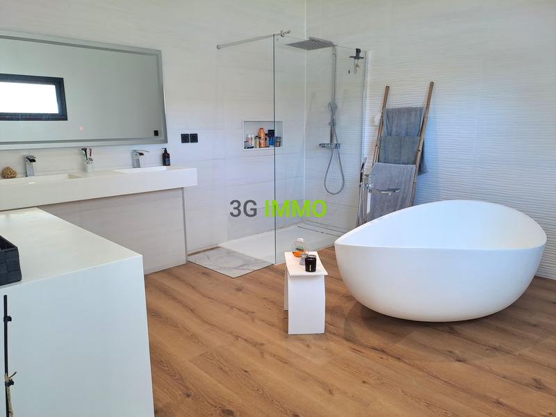 Maison contemporaine - 207 m² - 5 pièces