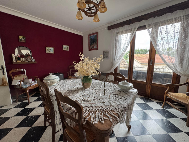 Maison - 213 m² - 7 pièces