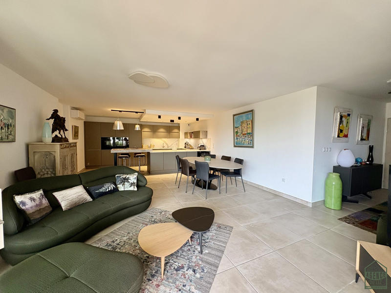 Appartement - 100 m² - 4 pièces