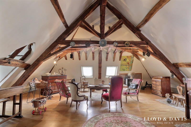 Duplex - 189 m² - 9 pièces