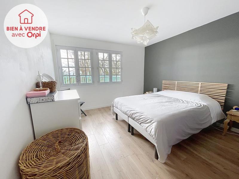 Maison - 197 m² - 8 pièces