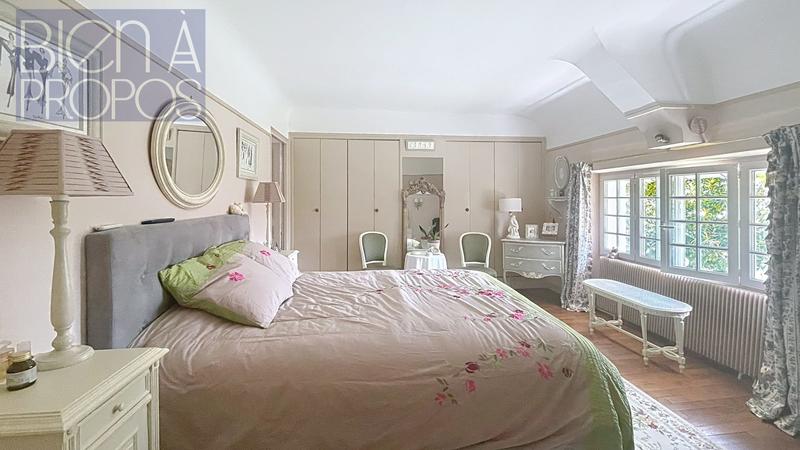 Maison ancienne - 340 m² - 10 pièces