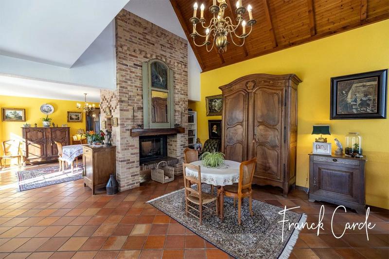 Villa - 225 m² - 8 pièces