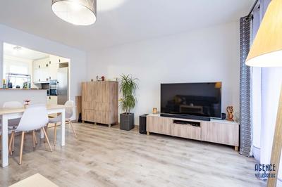 Maison - 92 m² - 5 pièces