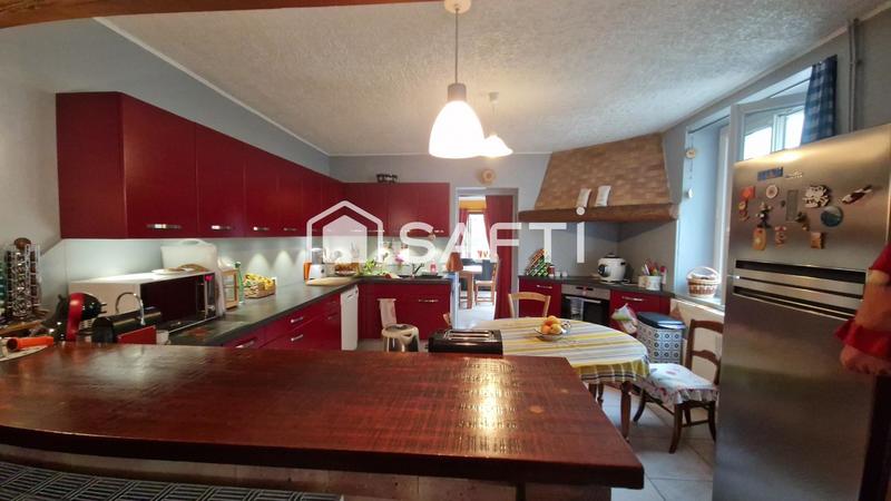 Maison - 213 m² - 6 pièces