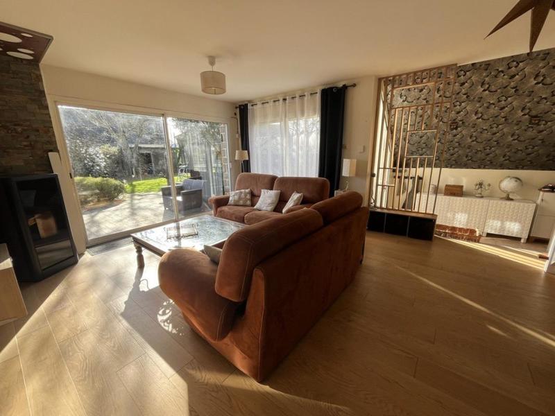 Maison - 162 m² - 10 pièces