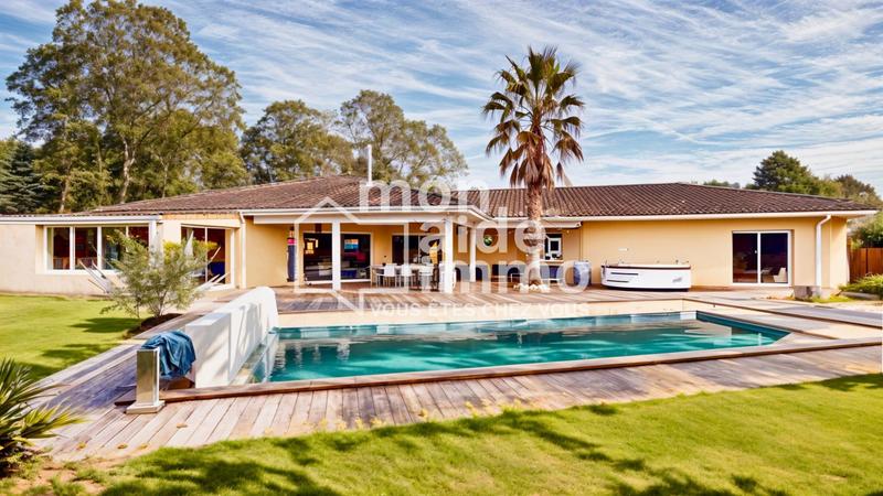 Maison - 280 m² - 7 pièces