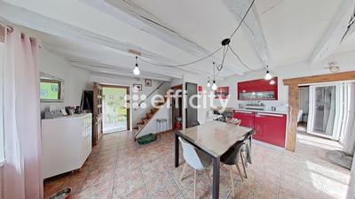 Maison - 245 m² - 10 pièces
