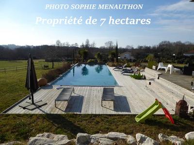 Propriété - 350 m² - 11 pièces