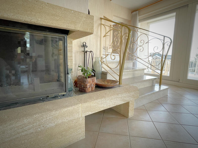 Maison - 300 m² - 13 pièces