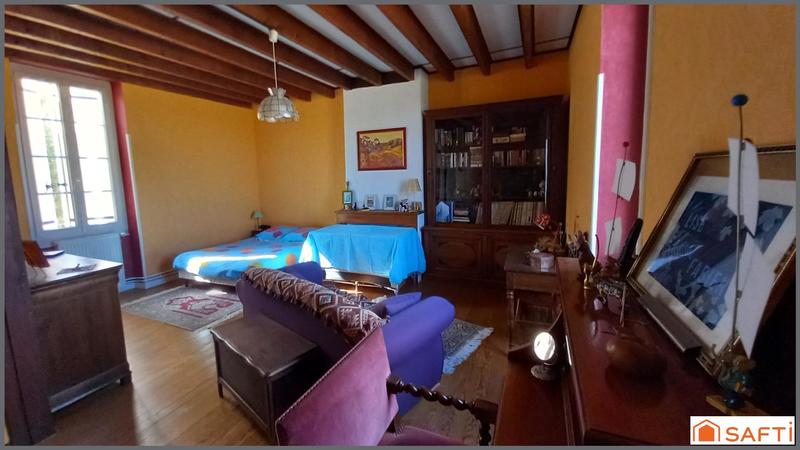 Maison - 220 m² - 6 pièces