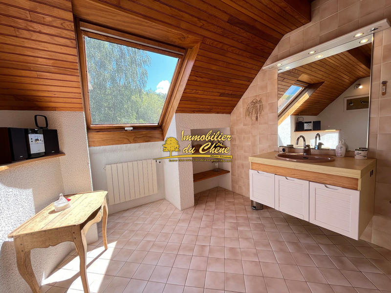 Maison - 216 m² - 7 pièces