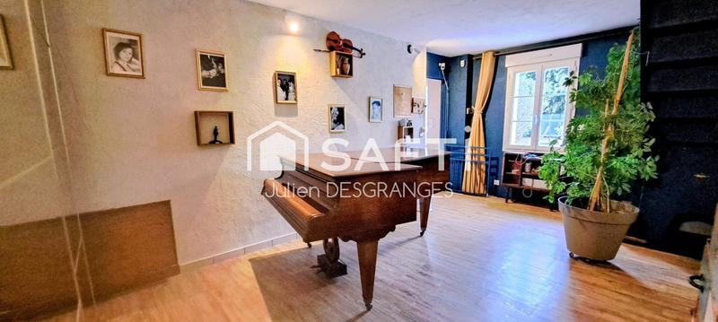 Maison - 270 m² - 10 pièces