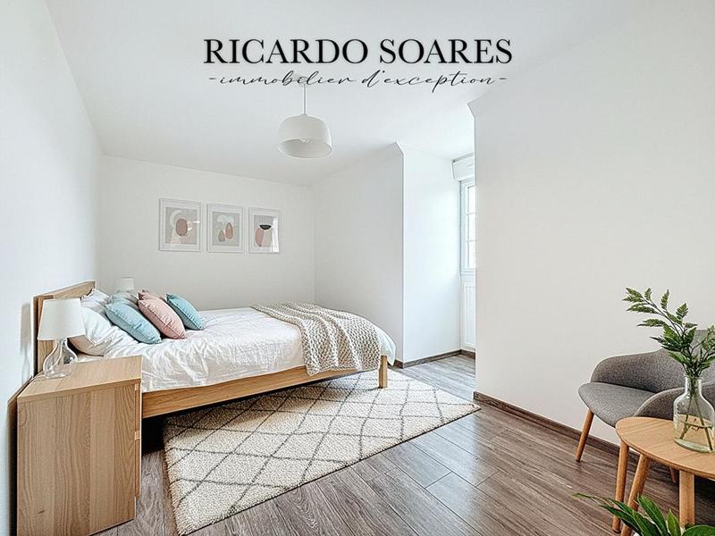 Maison - 242 m² - 7 pièces