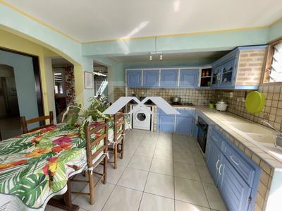 Maison - 140 m² - 5 pièces