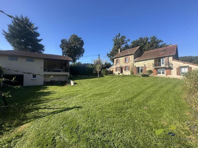 Propriété - 186 m² - 7 pièces