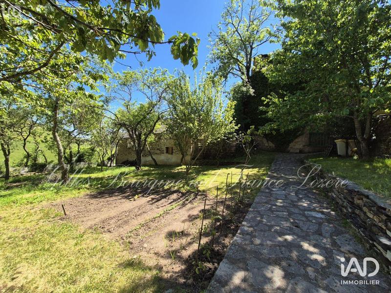 Maison - 415 m² - 16 pièces