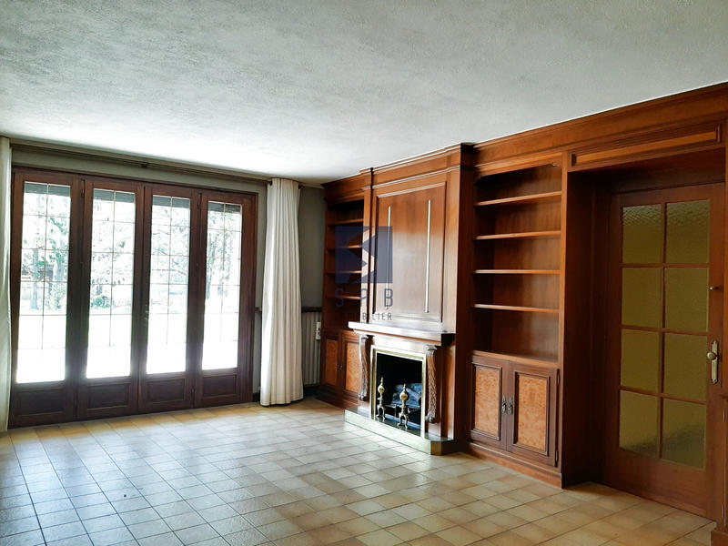 Maison - 493 m² - 12 pièces