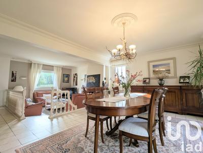 Maison - 174 m² - 8 pièces