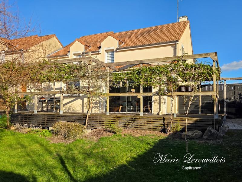 Maison - 152 m² - 8 pièces