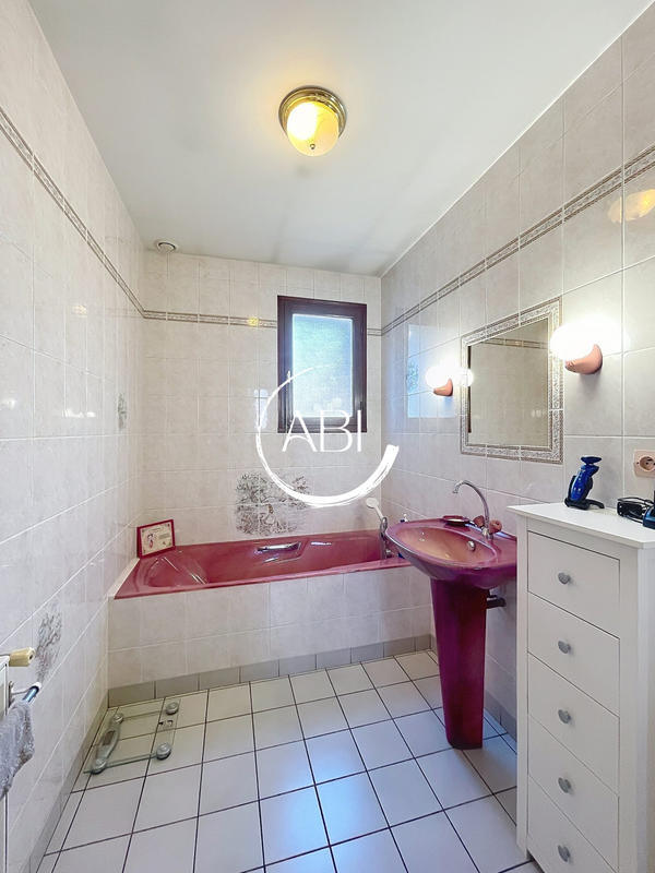 Maison traditionnelle - 115 m² - 5 pièces