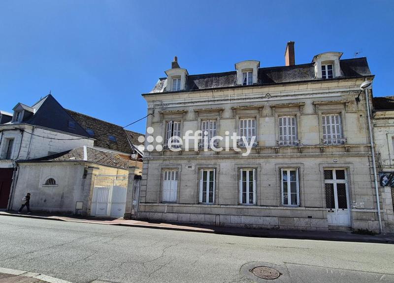 Maison - 330 m² - 9 pièces