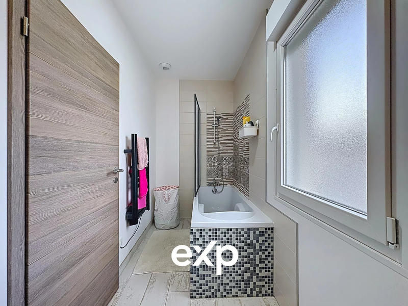 Maison - 151 m² - 6 pièces