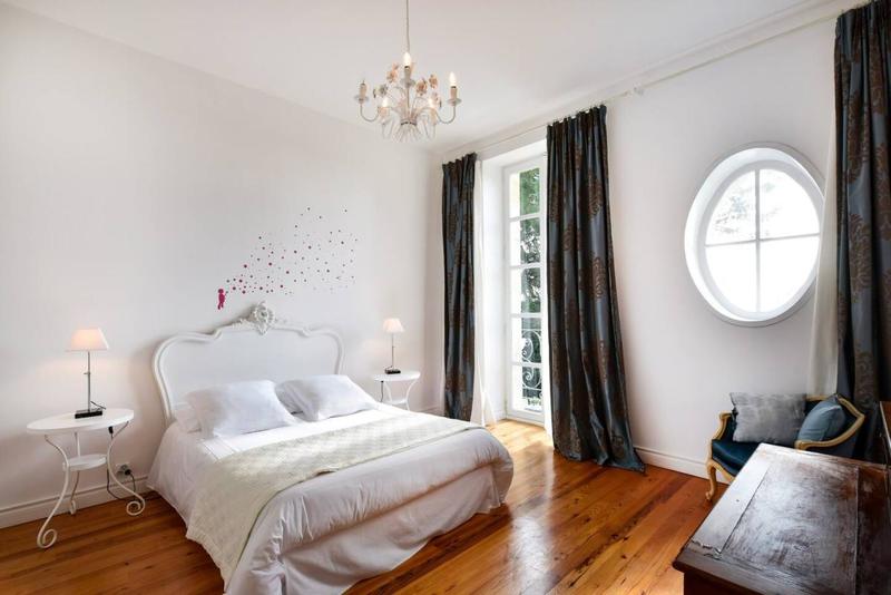 Demeure - 450 m² - 12 pièces