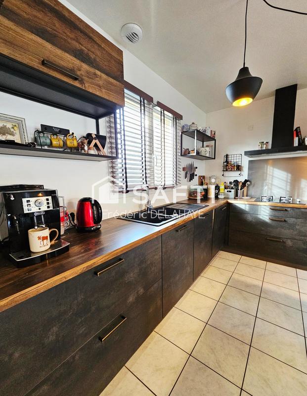 Maison - 94 m² - 4 pièces