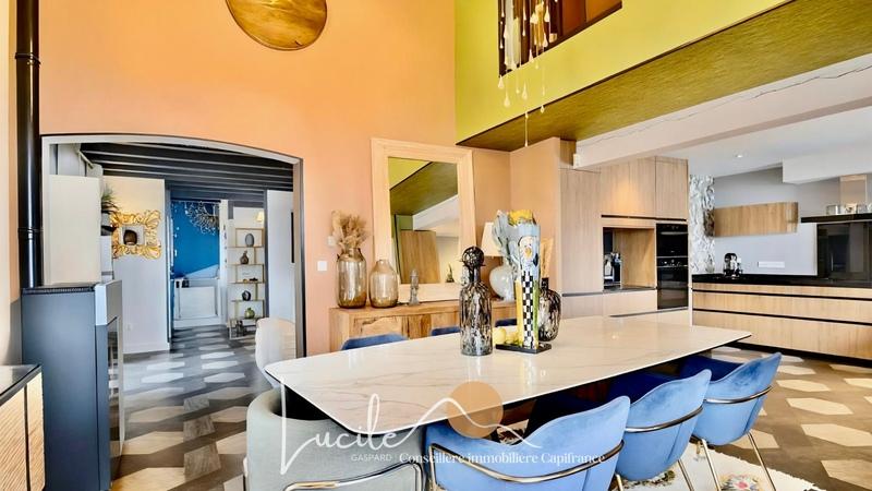 Maison - 162 m² - 9 pièces