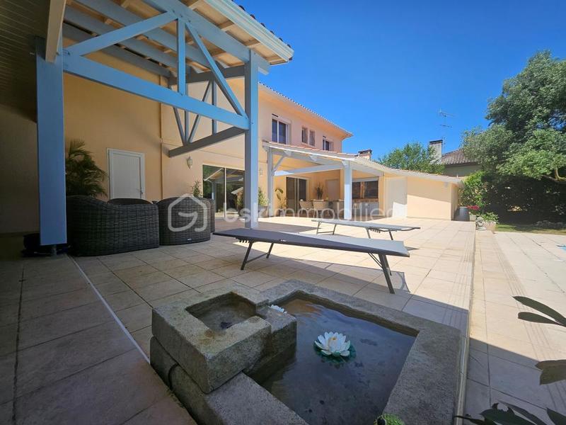 Maison traditionnelle - 244 m² - 5 pièces