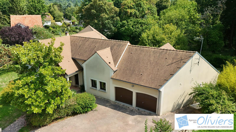 Maison - 260 m² - 9 pièces