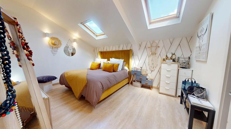 Maison contemporaine - 291 m² - 9 pièces