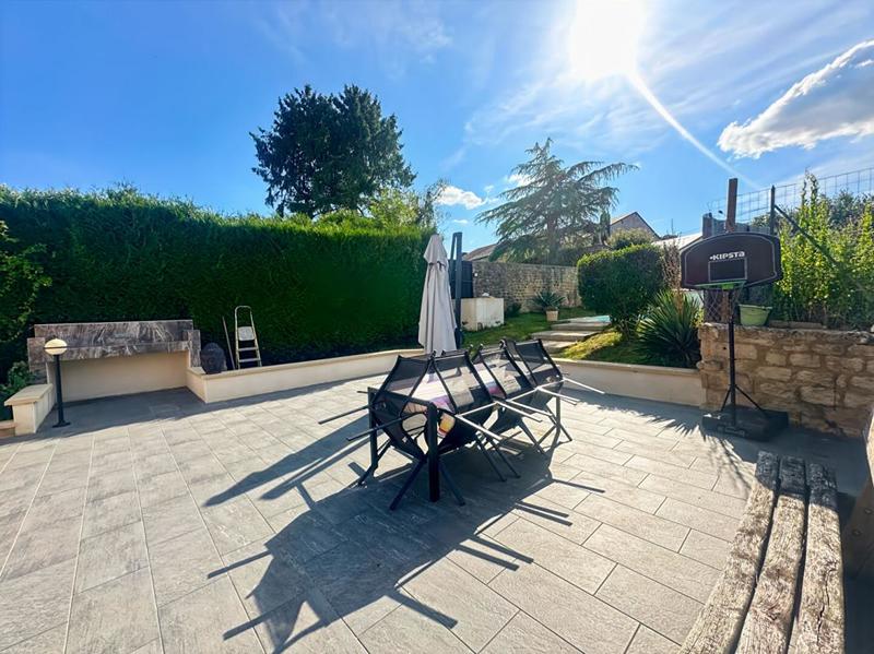 Maison - 250 m² - 10 pièces