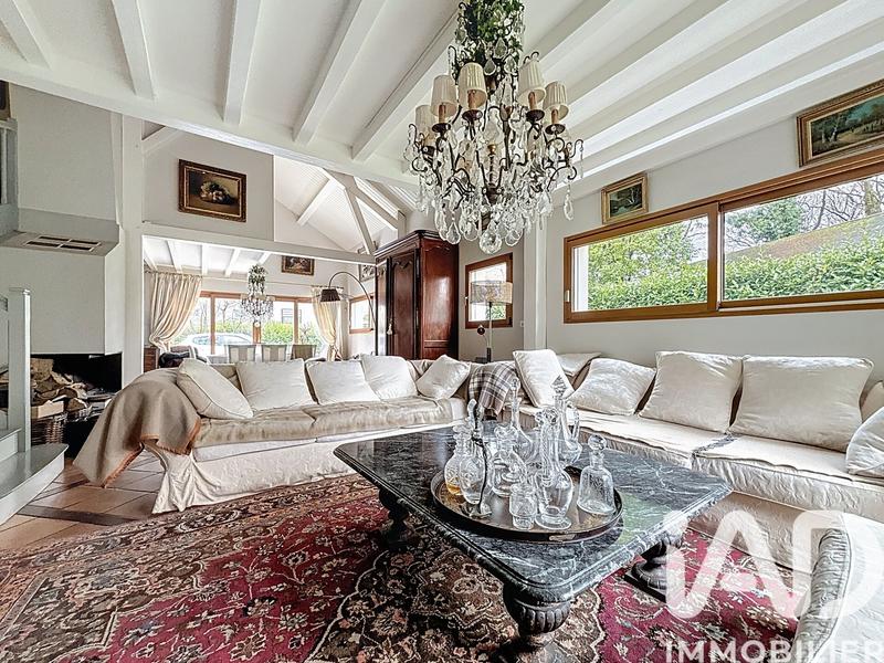 Maison - 143 m² - 6 pièces