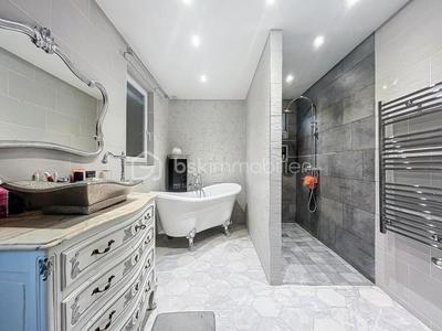 Maison traditionnelle - 103 m² - 4 pièces