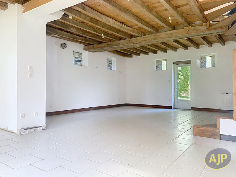 Maison - 250 m² - 7 pièces