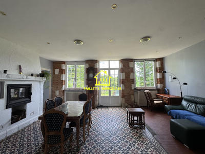 Maison - 297 m² - 9 pièces