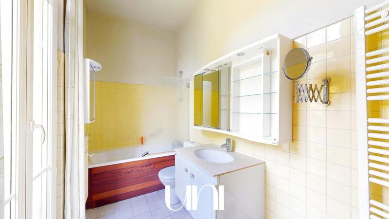 Maison - 427 m² - 14 pièces