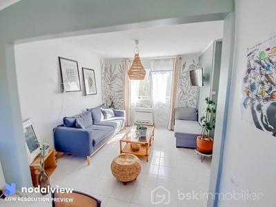 Maison - 103 m² - 7 pièces