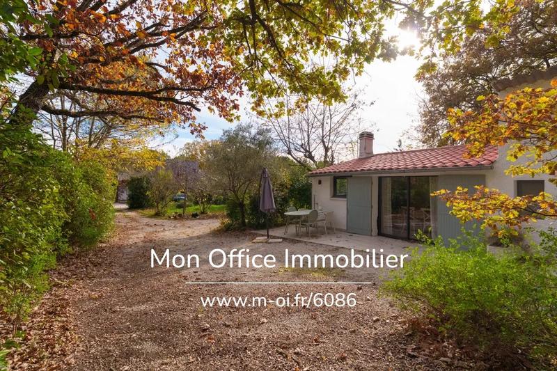 Maison - 230 m² - 8 pièces