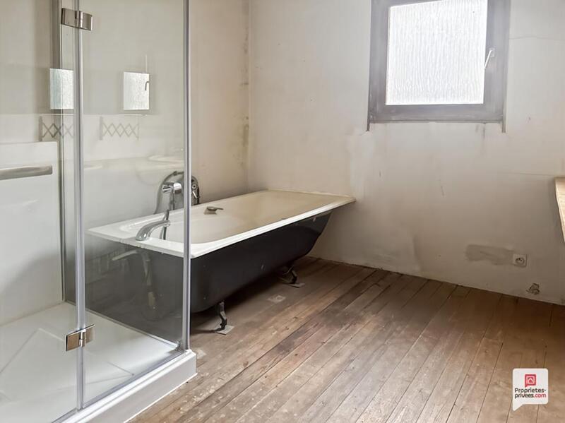 Maison - 211 m² - 10 pièces