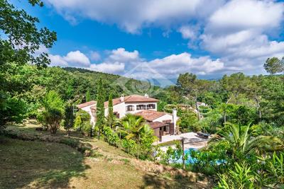 Villa - 235 m² - 7 pièces