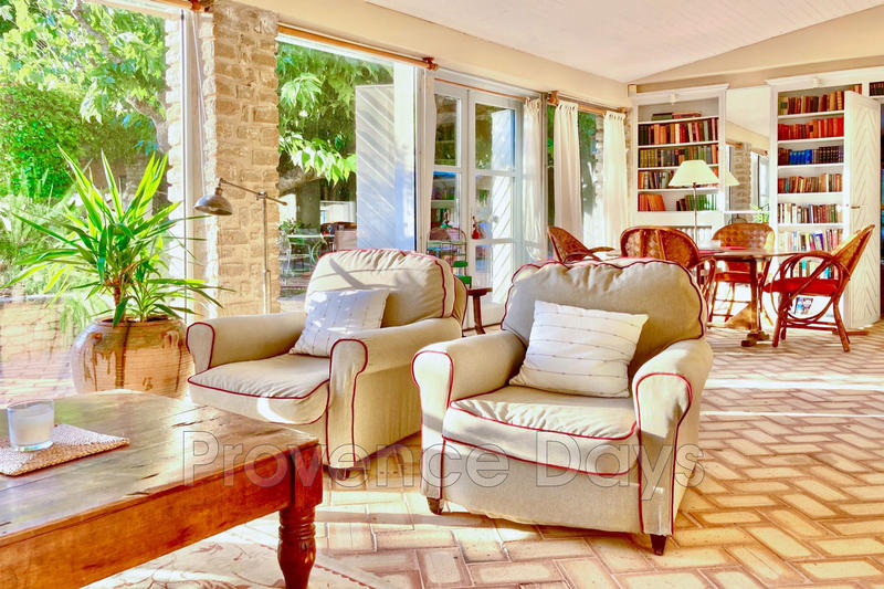 Maison de village - 400 m² - 11 pièces