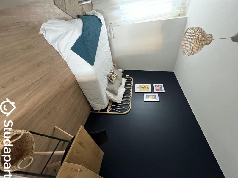 Chambre - 11 m² - 1 pièce