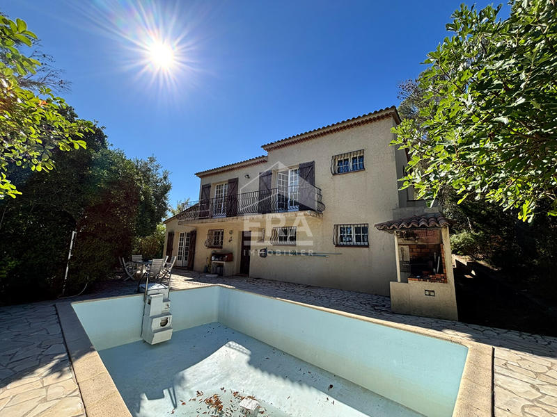 Maison - 164 m² - 5 pièces