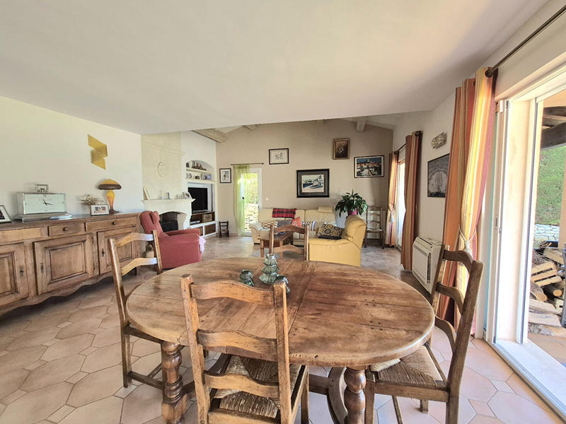 Maison - 145 m² - 5 pièces