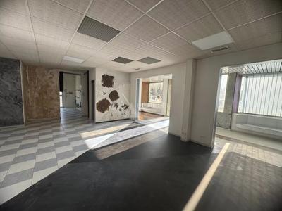 Local commercial - 177 m² - 1 pièce