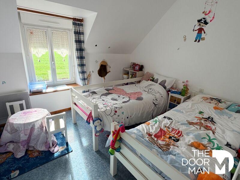 Maison - 247 m² - 9 pièces